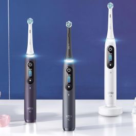 Oral-B iO Series 8 4210201363095 Cepillo Eléctrico Negro con 6 Modos de Cepillado, Pantalla y Control de Presión