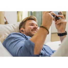 Poly Voyager Free 60+ UC Auriculares Carbon Black con ANC, 3 Micrófonos, Estuche Táctil y Adaptador USB-C BT700