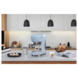 Smeg ECF02PBEU Máquina Espresso, 1.1L, 1350W, Pastel Blue