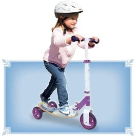 Smoby Patinete Plegable 3 Ruedas Frozen de Madera y Metal con Manillar Regulable y Reposapiés Antideslizante Smoby Patinete Plegable 3 Ruedas Frozen de Madera y Metal con Manillar Regulable y Reposapiés Antideslizante