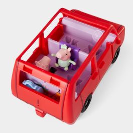 Hasbro G0541 Peppa Pig. El Gran Auto Rojo de la Familia para 5 Figuras, incluye Peppa y Evie, maletero y capó abatibles.