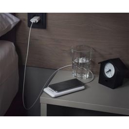 Varta Batería Portátil 10000mAh con Carga Rápida Inalámbrica 10W, 2 Tomas USB y Cable - Power Bank Varta Batería Portátil 10000mAh con Carga Rápida Inalámbrica 10W, 2 Tomas USB y Cable - Power Bank