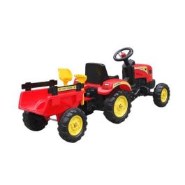 Tractor a pedales rojo. Tractor a pedales rojo.