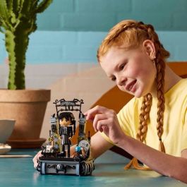 Lego Figura Miércoles Addams 76780 Coleccionable Articulado con Accesorios y Cosa