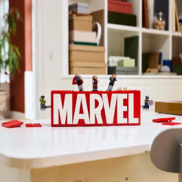 Lego Marvel 76313 Marvel Logo y sus Superhéroes Juego de Construcción de Los Vengadores para Niños de 12 Años