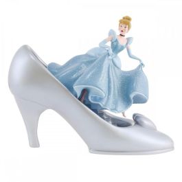 Enesco Figura Decorativa Disney 100 Cenicienta con Zapato Precio: 78.49999993. SKU: B1FN6AWVCS
