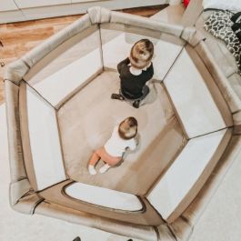 Dreambaby Explore Parque infantil para bebés, acolchado con alfombra, resistente al agua, seguro y cómodo, 6m+, 140x70 cm Dreambaby Explore Parque infantil para bebés, acolchado con alfombra, resistente al agua, seguro y cómodo, 6m+, 140x70 cm