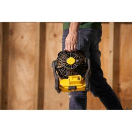 Ventilador - STANLEY - SFMCE001B-XJ - 3 velocidades - 1100 m3/h - 8h de autonomía Ventilador - STANLEY - SFMCE001B-XJ - 3 velocidades - 1100 m3/h - 8h de autonomía