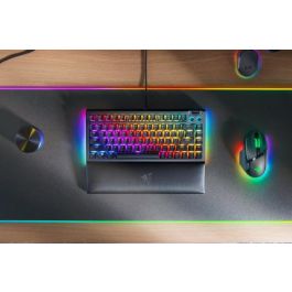 Razer BlackWidow V4 75% Teclado Mecánico Compacto con Retroiluminación RGB, Interruptor Mecánico, USB-C - RZ03-05000100-R3M1 Precio: 254.50000059. SKU: B1BFVMXEEP