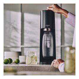 SodaStream Terra, Máquina para hacer agua con gas, color negro, incluye 3 botellas de 1L y cilindro de CO2 para 60L