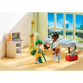 Pediatra con osito de peluche. playmobil action. Pediatra con osito de peluche. playmobil action.