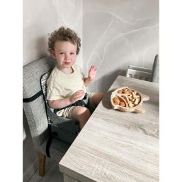 Silla elevadora para niños - DREAMBABY - ON-THE-GO - Portátil con compartimentos portaobjetos - Ligera, compacta y fácil de transportar Silla elevadora para niños - DREAMBABY - ON-THE-GO - Portátil con compartimentos portaobjetos - Ligera, compacta y fácil de transportar