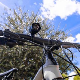 Edm Foco LED Recargable para Bicicleta, 180lm/50lm/Flash, Ajustable, IP54, Incluye Cargador y Baterías Edm Foco LED Recargable para Bicicleta, 180lm/50lm/Flash, Ajustable, IP54, Incluye Cargador y Baterías