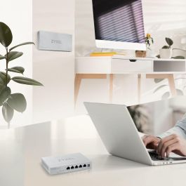 Zyxel MG-105 Switch No Administrado de 5 Puertos 2.5G Ethernet Montaje de Pared