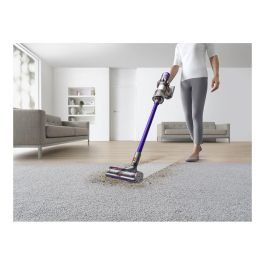 Dyson V11 Advanced Aspiradora Escoba 2 en 1 Sin Bolsa, Batería Recargable, Color Níquel/Púrpura, para Alfombra y Suelos Duros