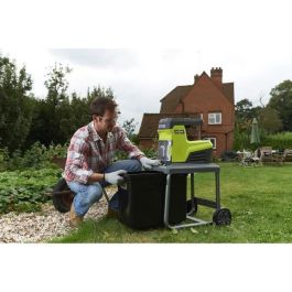 Ryobi RSH3045U Biotrituradora de Cilindro 3000W, para Ramas de hasta 45mm, Potente y Silenciosa, Tanque 55L Ryobi RSH3045U Biotrituradora de Cilindro 3000W, para Ramas de hasta 45mm, Potente y Silenciosa, Tanque 55L