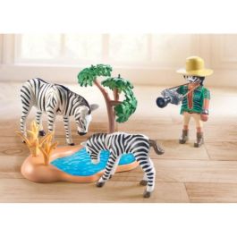 Playmobil Wiltopia Set Fotógrafo de Animales con Figura de Mujer, Cebra, Cebra Bebé, Disfraz de Cebra y Cámara - Edad +4 años