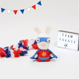 Gipsy Conejos Cretins Super Hero Plush Red Sound - Peluche de conejo disfrazado de superhéroe con sonido, 18 cm