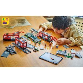 LEGO 60423 City Tranvía y Estación del Centro de la Ciudad, set de juego de construcción para niños a partir de 7 años