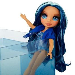 Rainbow High Swim & Style - Muñeca de moda articulada 27 cm - Skyler (Azul) - Bañador + Pareo - a partir de 4 años Rainbow High Swim & Style - Muñeca de moda articulada 27 cm - Skyler (Azul) - Bañador + Pareo - a partir de 4 años