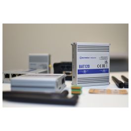 Teltonika BAT120 UPS Línea Interactiva 22W Sawtooth 9-30V Alimentación CC Compacto Acero Inoxidable