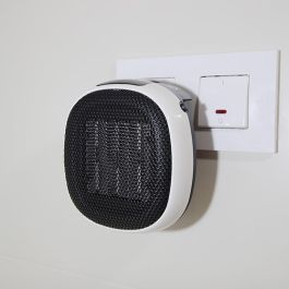 Edm Mini Calefactor Cerámico Enchufe 700W con Pantalla LED, Programador 12h, Función Ventilador, Protección Sobrecalentamiento