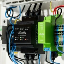 Shelly Relais Interruptor Inteligente 5 Puertos 10/100 Mbit Carril DIN Negro 110-240V