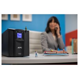 APC SMC1000iC SAI Línea Interactiva 600W 1000VA SmartConnect LCD