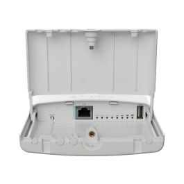 MikroTik 800 MHz, RouterOS v7, 256 MB, 128 MB, PoE, 15 W, 18-28 V, 2400 Mbit/s, 802.11a/n/ac/ax, Wi-Fi 6, USB type A MikroTik 800 MHz, RouterOS v7, 256 MB, 128 MB, PoE, 15 W, 18-28 V, 2400 Mbit/s, 802.11a/n/ac/ax, Wi-Fi 6, USB type A