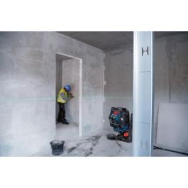 Bosch GCL 2-50 G + RM 10 Láser combinado de líneas y puntos de plomada verdes, alta visibilidad, protección IP64, 15 m de alcance para líneas