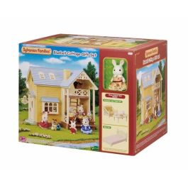 Sylvanian Families SYL5054131056714 - Cabaña con cofre de techo azul, para niños +5 años, muebles incluidos