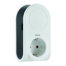 Simon Adaptador de enchufe con 3 puertos USB (C, Micro USB, Lightning) + 1 USB-A + 1 Toma Schuko, 16A 250V, cable enrollable 80 cm, Blanco Precio: 20.50000029. SKU: B1GCW42Q3R