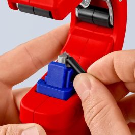 Knipex 90 23 01 BK Cortatubos para Plástico y Acero, Diámetro de Corte hasta 50 mm, Color Azul/Rojo