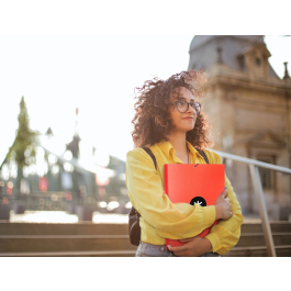 Antartik Carpeta Gomas Tres Solapas Cartón Forrado A4 Color Rojo