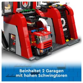 LEGO 60414 Estación de Bomberos y Camión de Bomberos, Figura de Perro de Juguete y 5 Minifiguras, Regalo Infantil