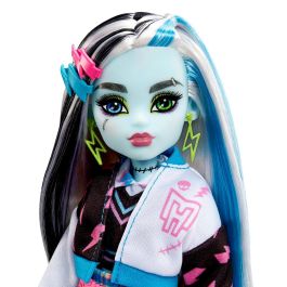 Mattel Hhk53 Muñeca Monster High Frankie Stein Electrizante, con Mascota Watzie y Accesorios para Niñas +4 Años