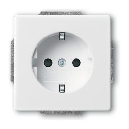 BUSCH-JAEGER 2013-0-5245 Enchufe de Superficie 2P+E Schuko CEE 7/3, 250V 16A, con Protección infantil y Acabado Blanco Future Linear Precio: 18.3557. SKU: B193D3Q6X8