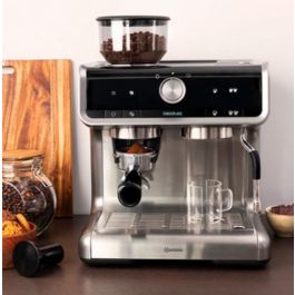 Cecotec 01589 Cafetera Eléctrica Semi-automática Power Espresso 20 Barista Cream con Molinillo Integrado 2.5L 20 Bares