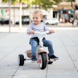 Smoby Triciclo Be Move Beige, recomendado para niños a partir de 3 años, fabricado en plástico y metal. Smoby Triciclo Be Move Beige, recomendado para niños a partir de 3 años, fabricado en plástico y metal.