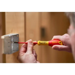 Stanley FMHT0-62649 Juego de 2 Destornilladores Aislados 1000V PZ1x100 + PZ2x125 Bloques de Terminales