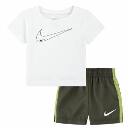 Conjunto Deportivo para Bebé Nike Club Multicolor Precio: 32.79000054. SKU: B1ADCMRN5N