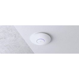 Ubiquiti 1500 ft², 802.11 a/b/g/n/ac/ax (WiFi6), 2x2 MIMO, 573.5 / 2402 Mbps, 3 / 5.4 dBi Ubiquiti 1500 ft², 802.11 a/b/g/n/ac/ax (WiFi6), 2x2 MIMO, 573.5 / 2402 Mbps, 3 / 5.4 dBi