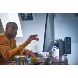 HP Z24q G3 Monitor QHD 23.8 Pulgadas (60.5 cm) con HDR 400 y Precisión de Color Profesional para Diseño Gráfico y Oficina Híbrida