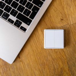 Shelly SHELLY_B_WS_4 Blu Wall Switch, Interruptor de pared inalámbrico con 4 botones, 16 acciones, Bluetooth, Color blanco