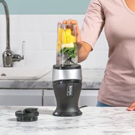 Ninja QB3001EUS Batidora de Vaso para Smoothies 700W con 2 Vasos y Tapas de Viaje, Acero Inoxidable