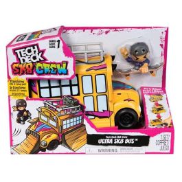Autobus ted sk8 crew con parque de 3 rampas figura, patinete y accesorios. Autobus ted sk8 crew con parque de 3 rampas figura, patinete y accesorios.