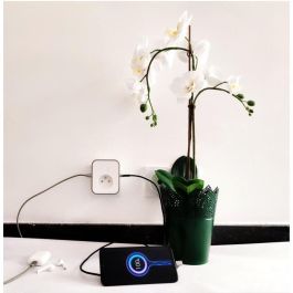 Konyks KON3770024338058 Toma Conectada Priska USB FR Wifi Bluetooth 16A 2 USB-A Contador de Consumo Compatible Alexa Google Home