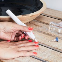 Cosmetic Club Juego De Manicura-Pedicura A Pila Con 5 Cabezales Incluye Bolsa De Transporte