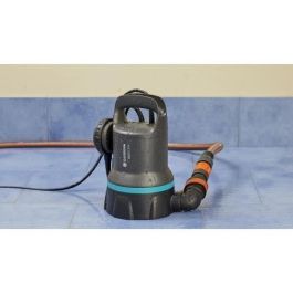 Gardena 9000 Bomba de Agua Clara Sumergible de Drenaje 300W, Caudal 9000l/h, 0.6 bar, 2mm Altura Residual, Flotador Automático