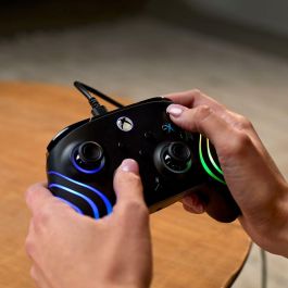 Turtle Beach TBC-2002-05 Afterglow™ Wave Mando RGB con cable Negro para Xbox/PC